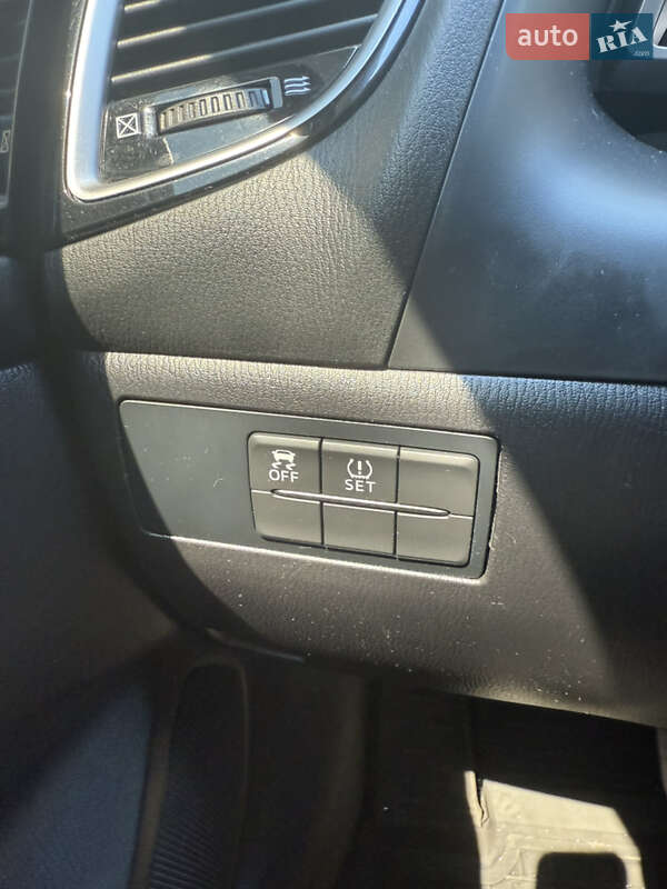 Хэтчбек Mazda 3 2015 в Киеве