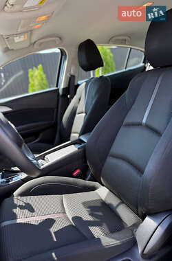 Седан Mazda 3 2017 в 