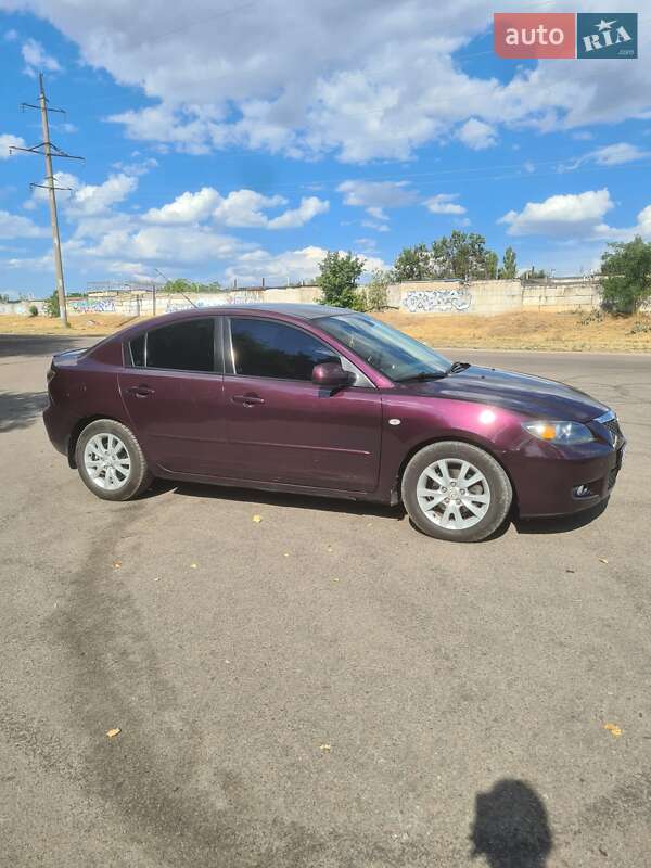 Седан Mazda 3 2008 в Южноукраинске