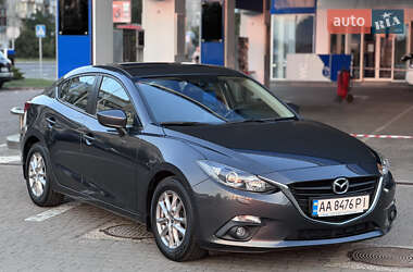 Седан Mazda 3 2015 в 