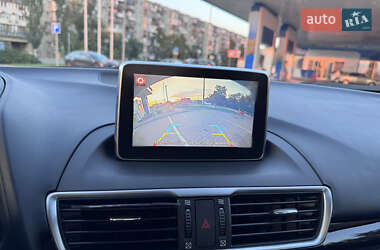 Седан Mazda 3 2015 в 