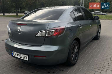 Седан Mazda 3 2013 в 