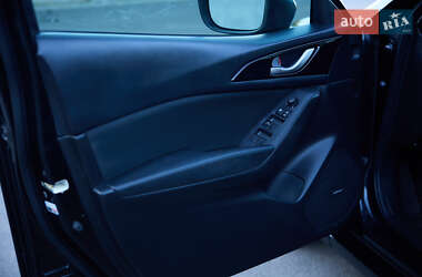 Седан Mazda 3 2014 в 