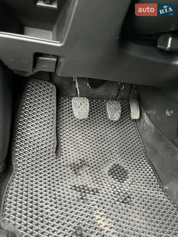 Хэтчбек Mazda 3 2008 в Житомире