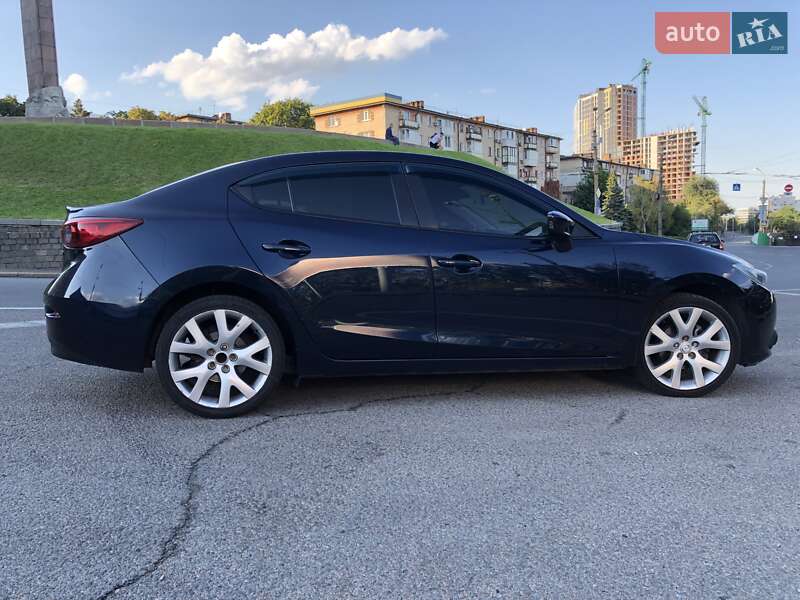 Седан Mazda 3 2014 в Днепре