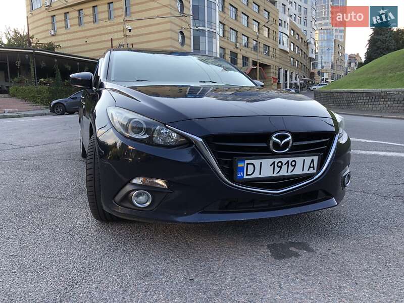 Седан Mazda 3 2014 в Днепре