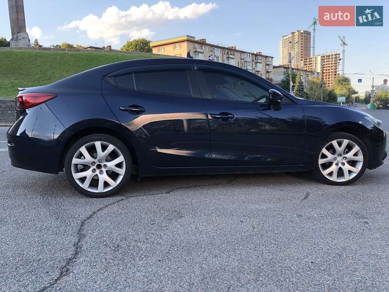 Седан Mazda 3 2014 в Днепре