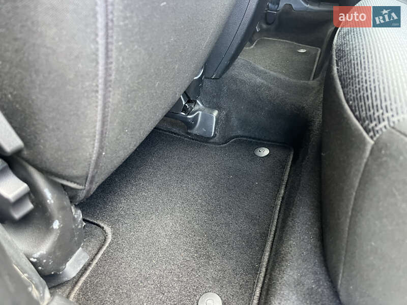 Хэтчбек Mazda 3 2009 в Ахтырке