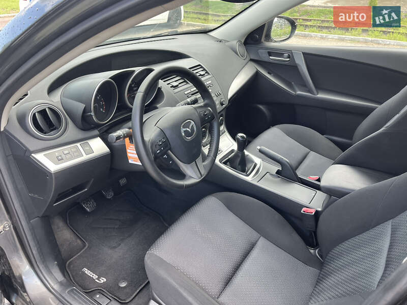 Хэтчбек Mazda 3 2009 в Ахтырке