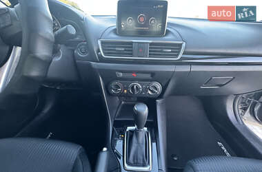 Седан Mazda 3 2016 в 