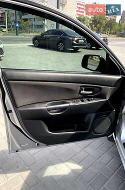 Хэтчбек Mazda 3 2006 в 