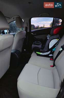 Хэтчбек Mazda 3 2014 в 