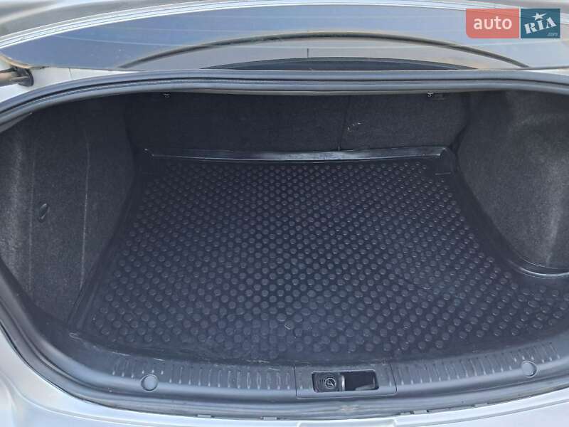 Седан Mazda 3 2007 в Черновцах