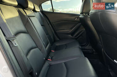 Седан Mazda 3 2015 в 