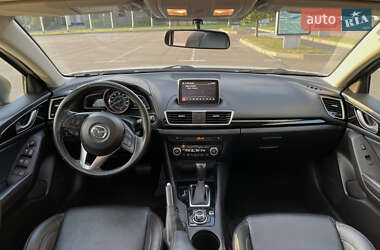 Седан Mazda 3 2015 в 