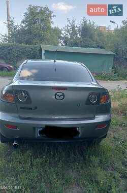 Седан Mazda 3 2004 в 