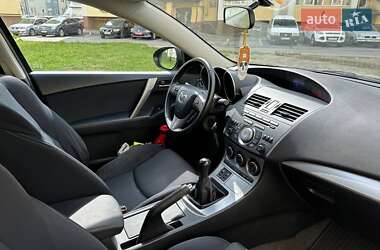 Хэтчбек Mazda 3 2010 в 