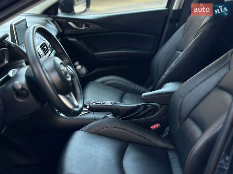 Седан Mazda 3 2015 в Одесі