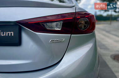 Седан Mazda 3 2017 в 
