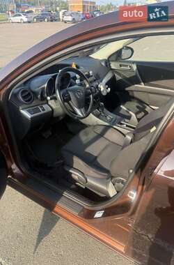 Седан Mazda 3 2012 в 