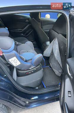 Хэтчбек Mazda 3 2014 в 