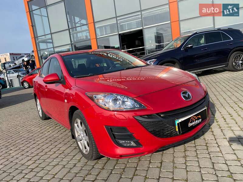 Седан Mazda 3 2011 в 