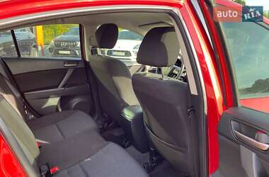 Седан Mazda 3 2011 в 