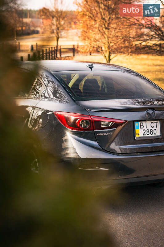 Седан Mazda 3 2015 в Полтаве