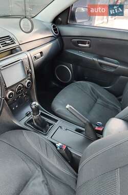 Седан Mazda 3 2006 в 