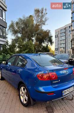Седан Mazda 3 2004 в 