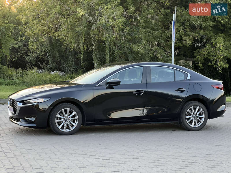 Седан Mazda 3 2020 в Бродах