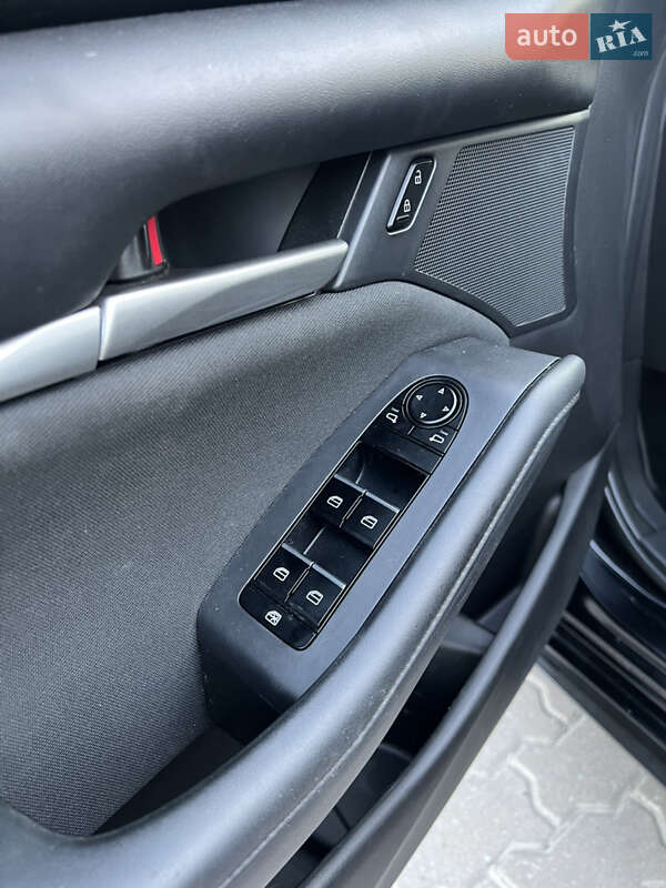 Седан Mazda 3 2020 в Бродах