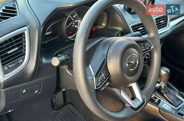 Седан Mazda 3 2018 в 
