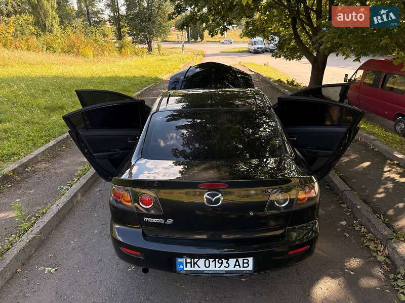 Седан Mazda 3 2006 в Ровно