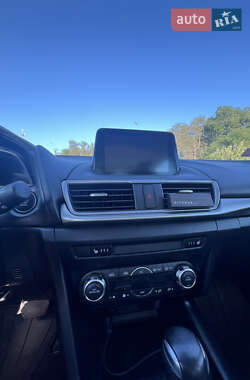 Хэтчбек Mazda 3 2017 в 
