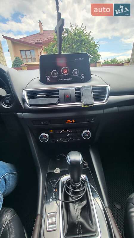 Седан Mazda 3 2018 в Львові