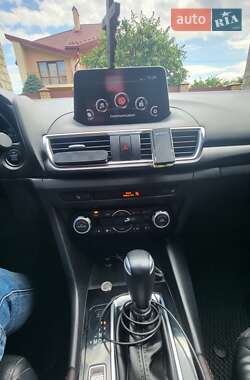Седан Mazda 3 2018 в 
