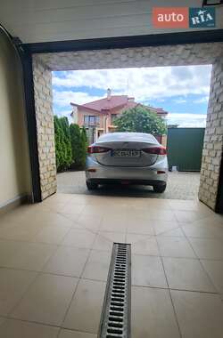 Седан Mazda 3 2018 в 
