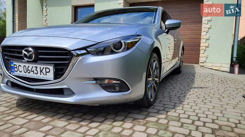 Седан Mazda 3 2018 в Львові