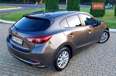 Хэтчбек Mazda 3 2016 в 