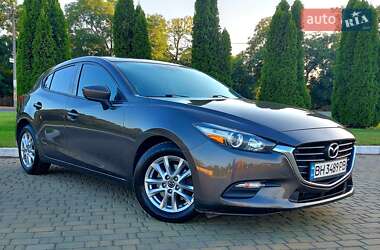 Хэтчбек Mazda 3 2016 в 