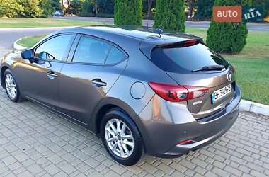Хэтчбек Mazda 3 2016 в 