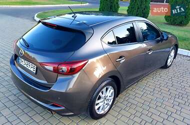Хэтчбек Mazda 3 2016 в 