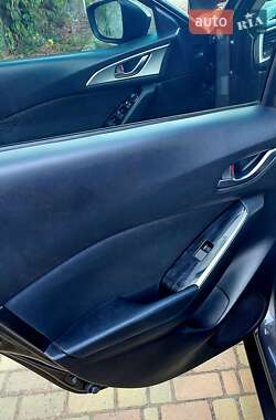 Хэтчбек Mazda 3 2016 в 
