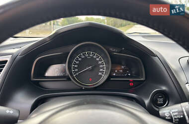Седан Mazda 3 2017 в Новой Водолаге