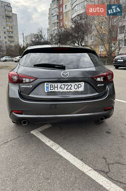 Хэтчбек Mazda 3 2016 в 
