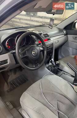 Хетчбек Mazda 3 2004 в 