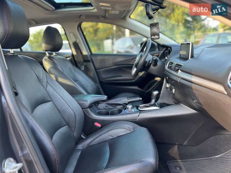 Седан Mazda 3 2014 в Стрые