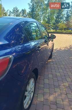 Седан Mazda 3 2013 в 