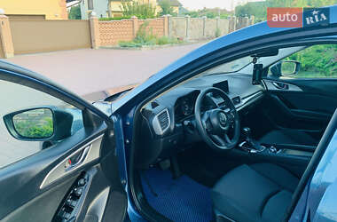 Седан Mazda 3 2017 в 